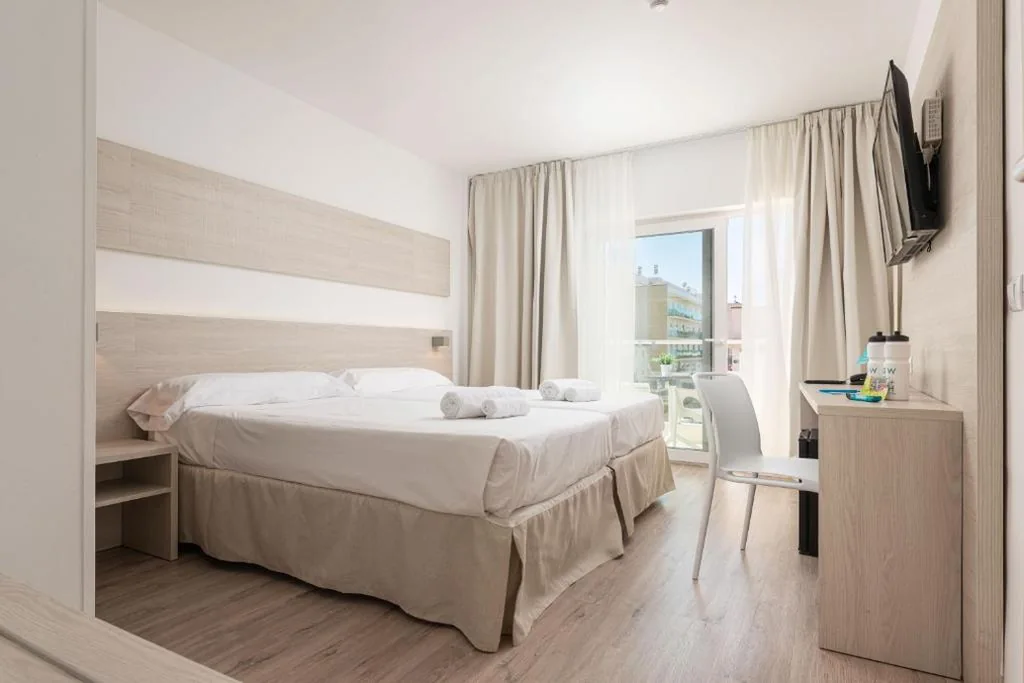 Pacote de Ciclismo - Quarto Duplo com Varanda - 2 camas — Welikehotel Fenix