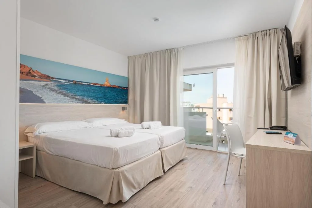 Quarto Twin Premium com Vista Lateral Mar e Varanda — Welikehotel Fenix