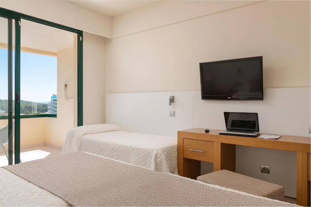 バルコニー付きダブルルーム　パーシャルオーシャンビュー — Welikehotel Marfil Playa