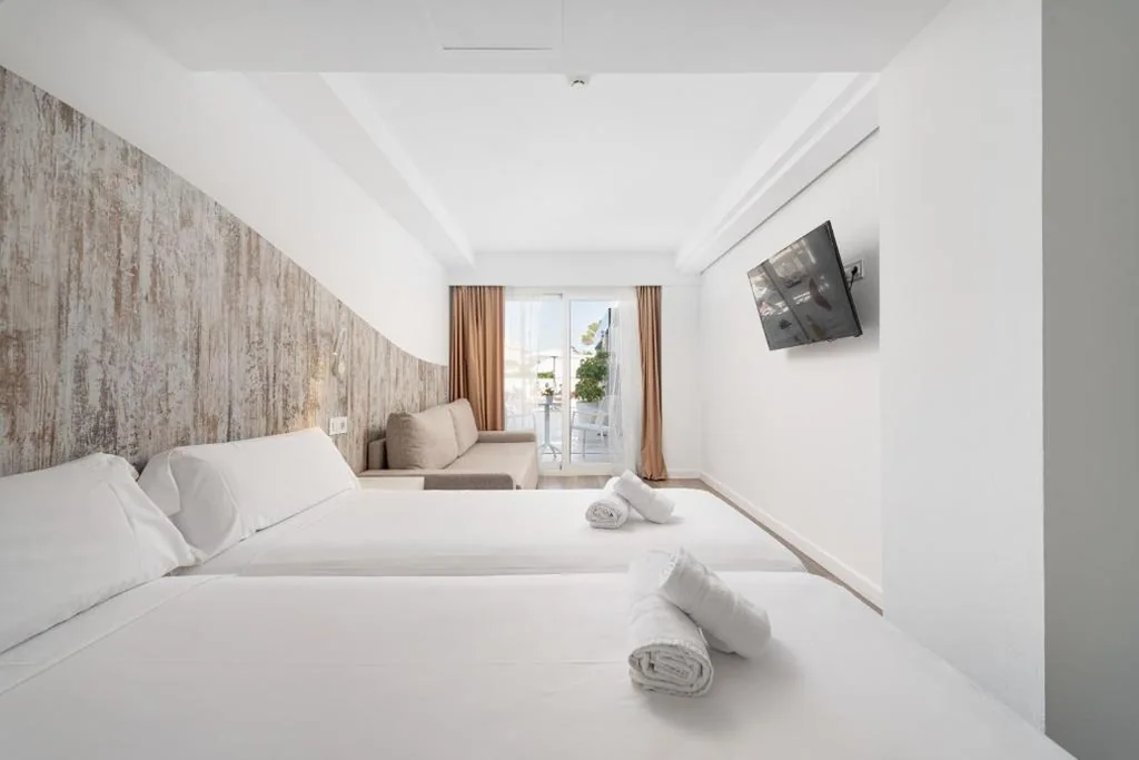 Junior Suite mit Balkon — Welikehotel Triton Beach