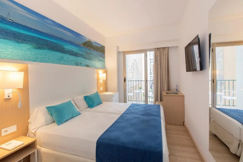 Doppelzimmer mit Balkon – 2 Betten — whala!beach