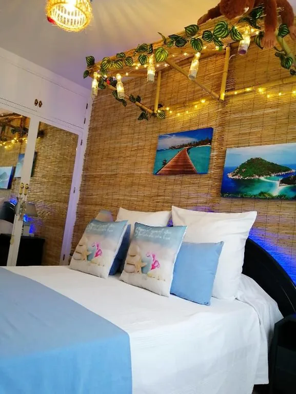 Camera matrimoniale con bagno in comune — Wonder Rooms Nerja Guest House