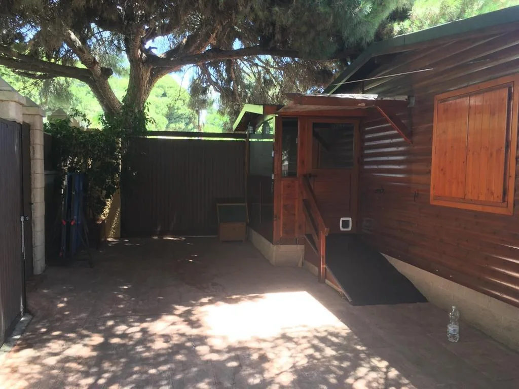 Two-Bedroom House — Wood House Close Beach