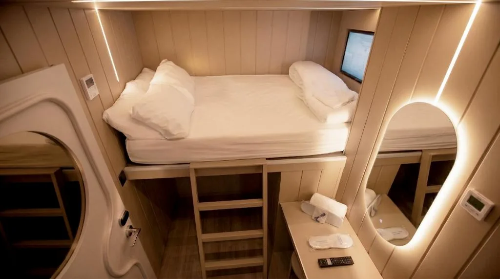 Private XL Upper Hub — Wostel The Comfort Hostel