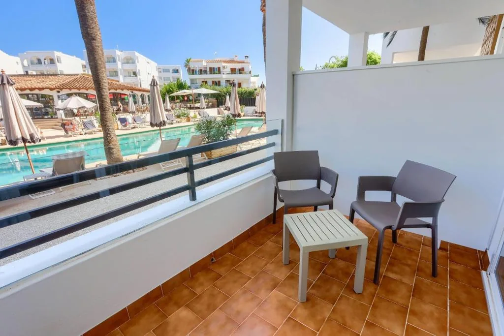 Monolocale con vista sulla piscina — Wyndham Mallorca Portocolom Resort
