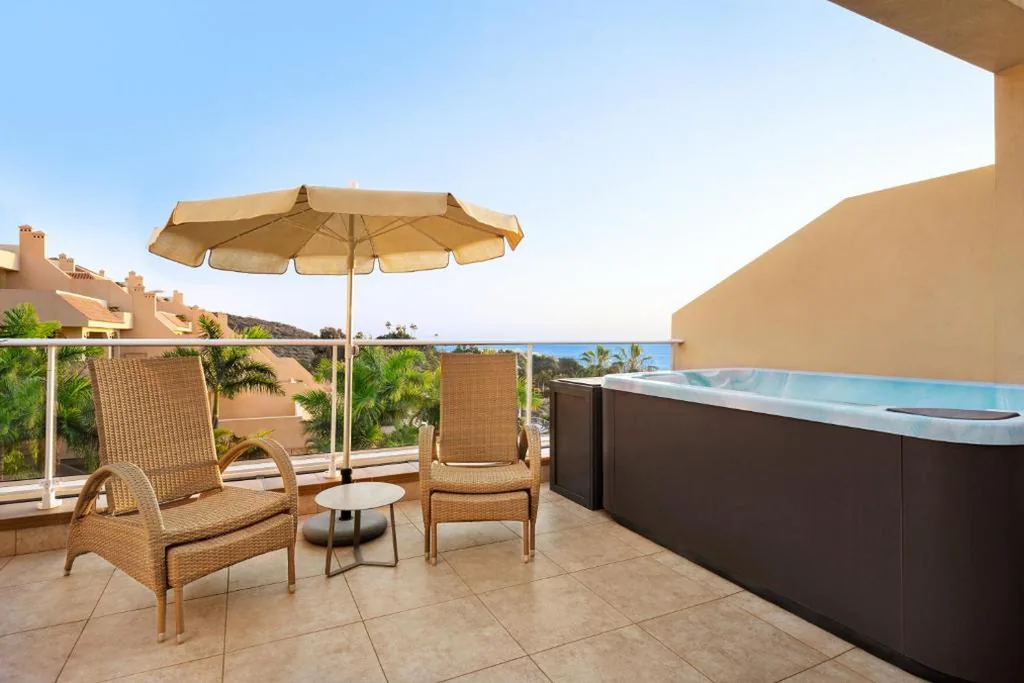 Superior-Apartment mit 1 Schlafzimmer, Whirlpool und Meerblick — Wyndham Residences Costa Adeje