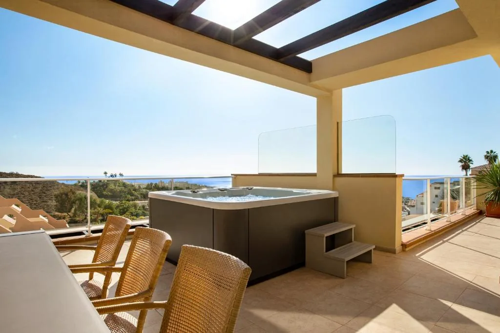 Superior-Apartment mit 3 Schlafzimmern, Whirlpool und Meerblick — Wyndham Residences Costa Adeje