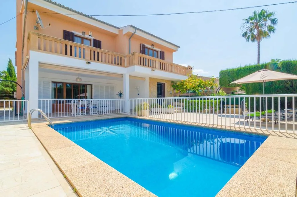 Villa con 4 camere da letto — Xalet Ca S'Hereu