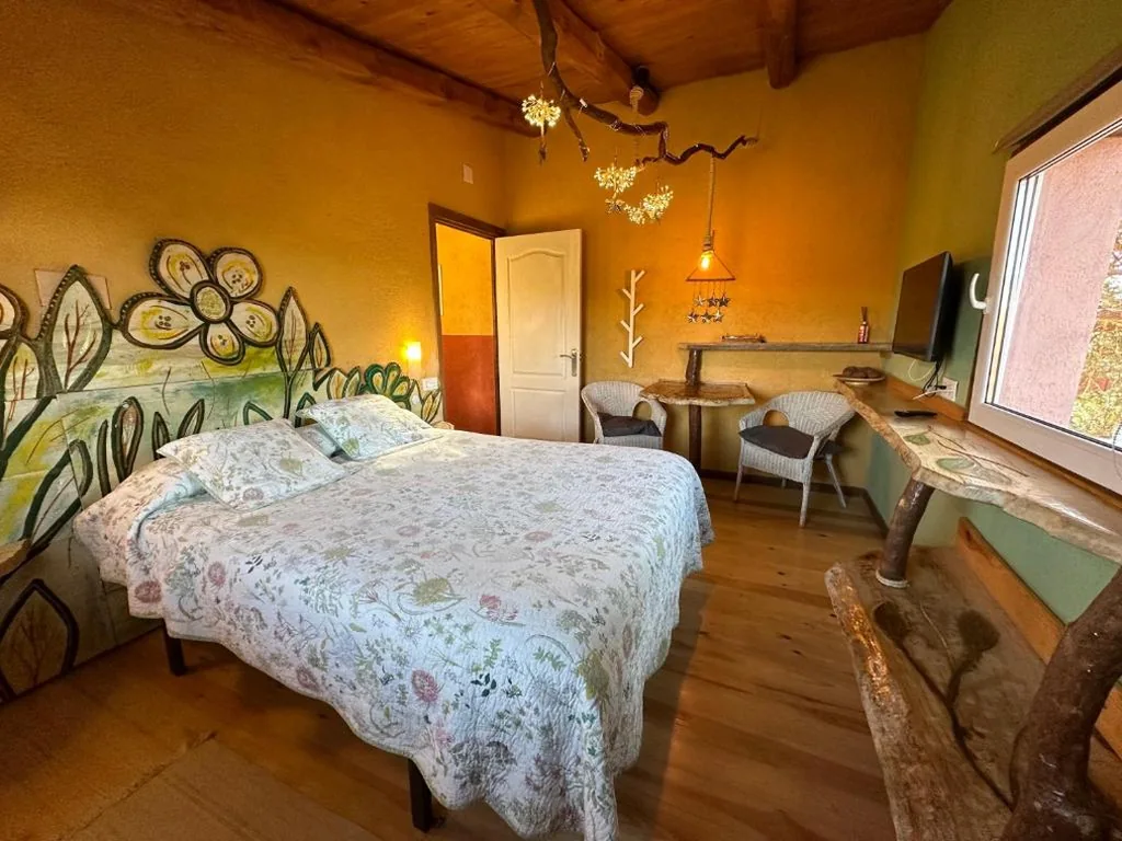 Double Room with Hot Tub — Xalet De Prades