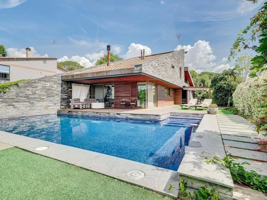 Villa con piscina privada — Xauxa