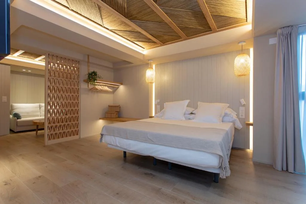 Suite Deluxe — XULOS Rooms & Suites