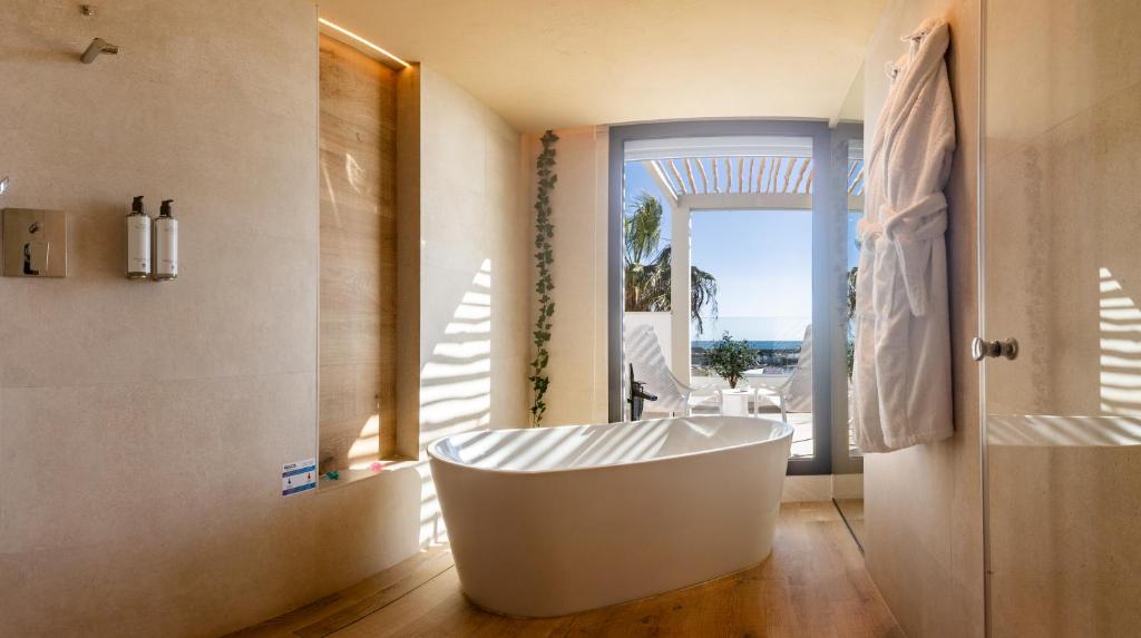 XULOS Rooms & Suites