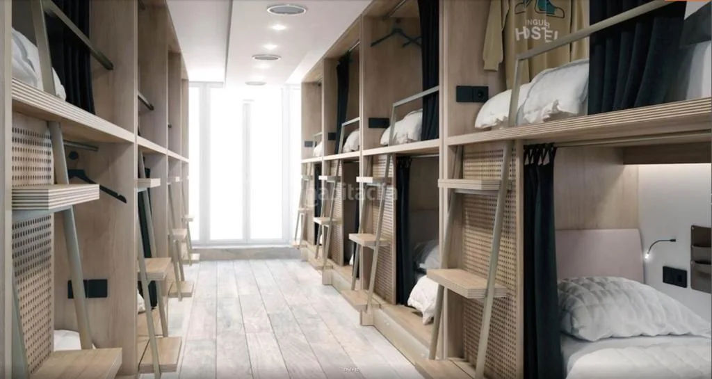 Bed in 25-Bed Mixed Dormitory Room — Y Hostel - Albergue Juvenil