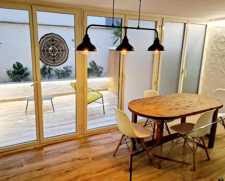 One-Bedroom Suite — Y Hostel - Albergue Juvenil
