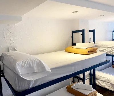 Y Hostel - Albergue Juvenil — photo 7