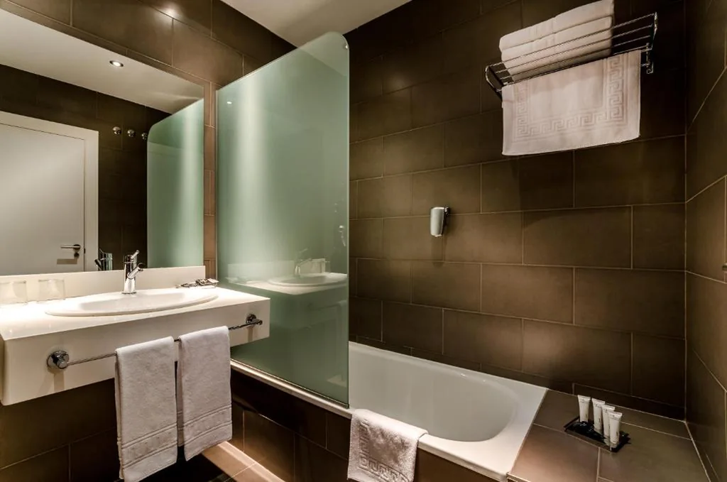 Habitación Doble para uso individual con aparcamiento — YIT Vía Sevilla Mairena