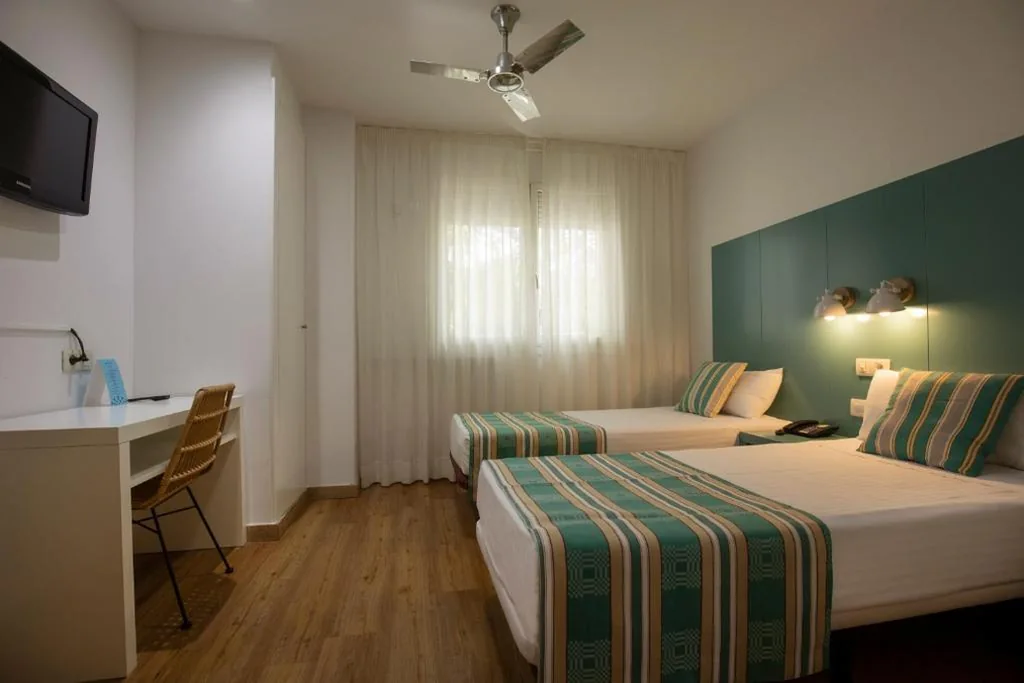 Camera doppia - 1 o 2 letti — Yomo Hostal BCN Port