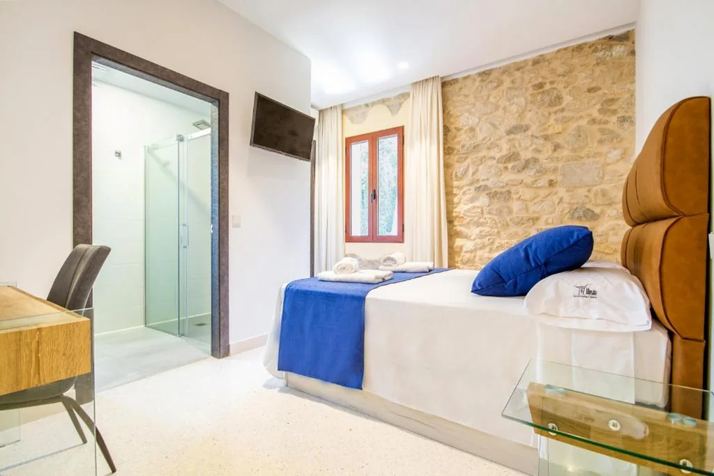 Tweepersoonskamer met uitzicht op de bergen — YOUNG Hotels Denia