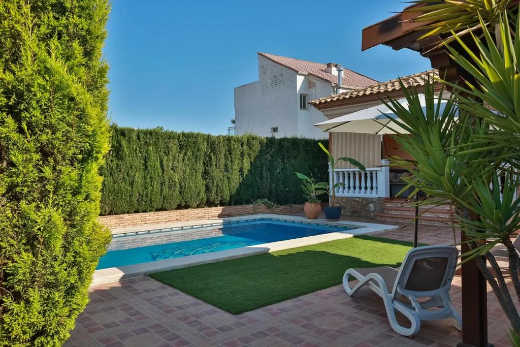 Villa con 3 camere da letto — Your Paradise with Pool - 2 min from Beach