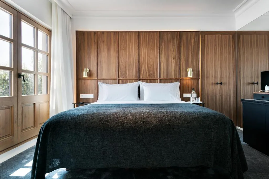 Quarto com cama extragrande e varanda — Yurbban Passage Hotel & Spa