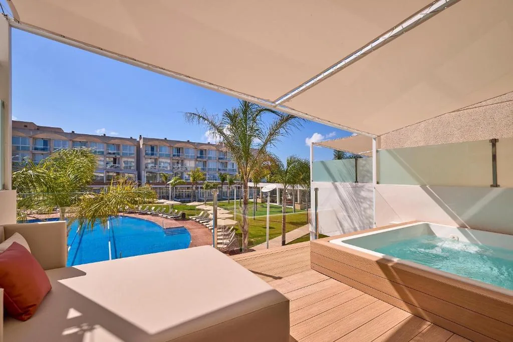 Junior Suite with Private Terrace and Plunge Pool — Zafiro Alzinar Mar Adults Only - Refurbished 2025