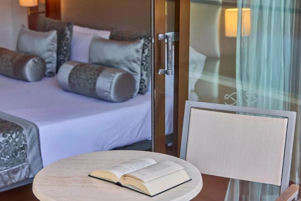 Quarto Duplo Premium com vista lateral para o mar (1 adulto) — Zafiro Rey Don Jaime