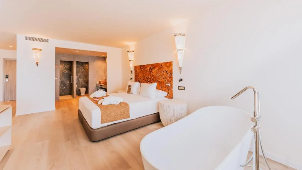 Junior Suite — Zahara Beach & Spa by QHotels - Adults Recommended