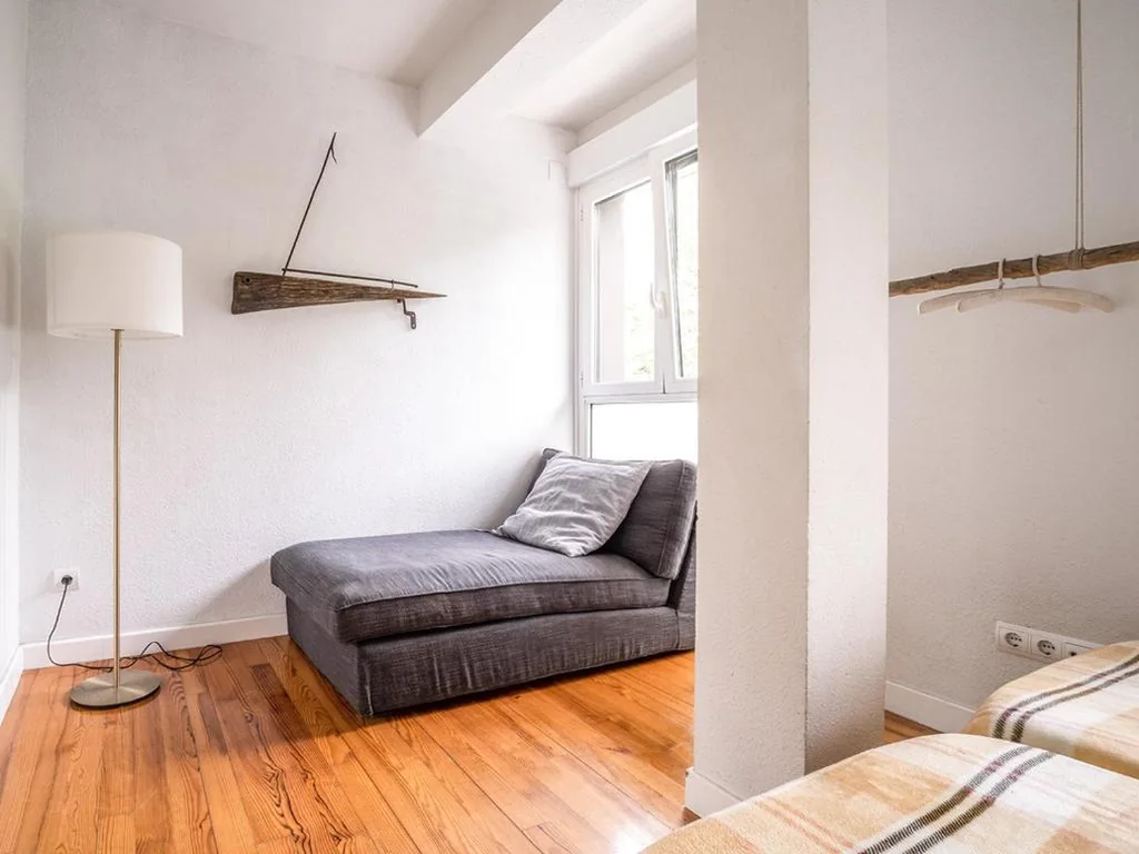 Double Room with Shared Bathroom — Zarautz Hostel