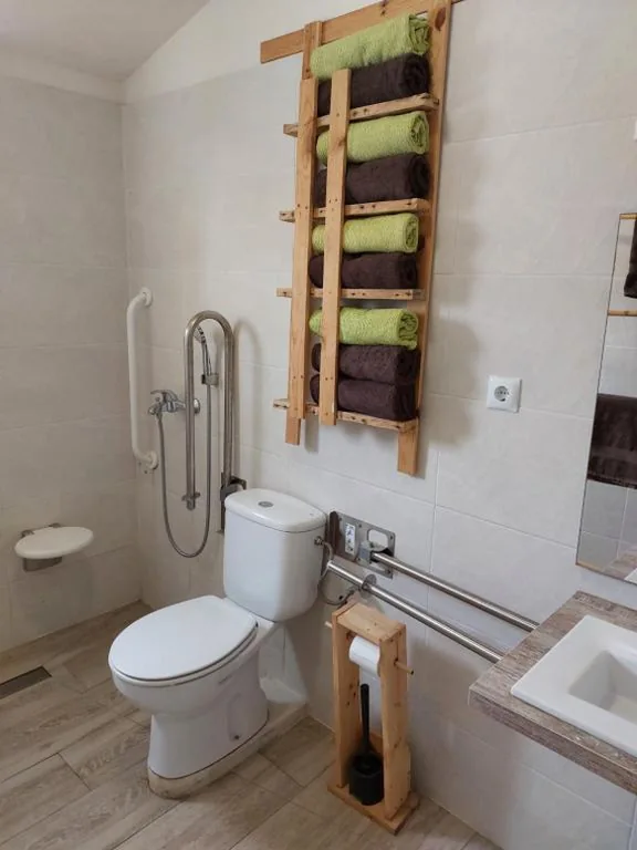 Cama Individual en habitación compartida masculina — ZENIA HOSTEL