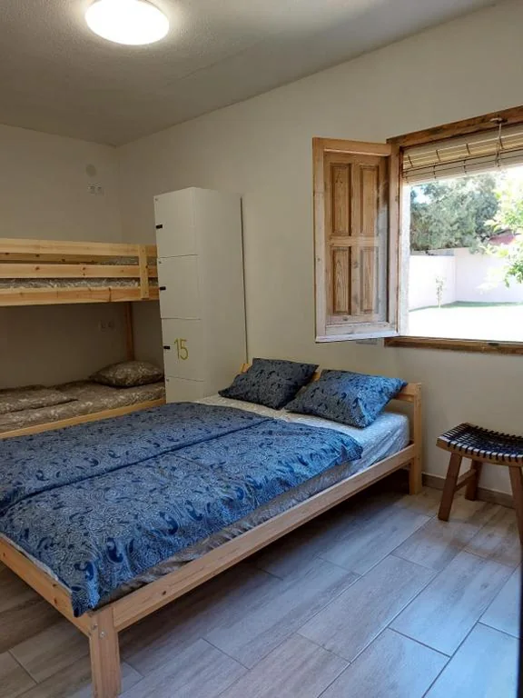 Habitación Familiar con baño privado — ZENIA HOSTEL