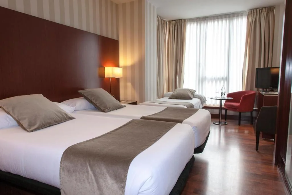 Quarto Duplo com Cama Extra - 1 ou 2 camas — Zenit Barcelona