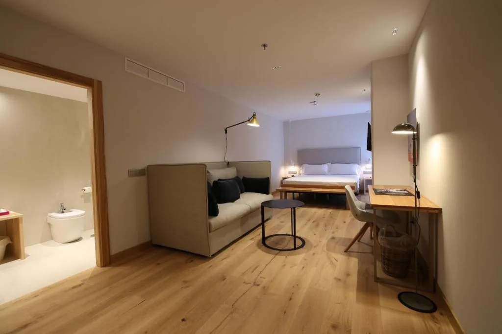 Junior Suite (3 Erwachsene) — Zenit Sevilla