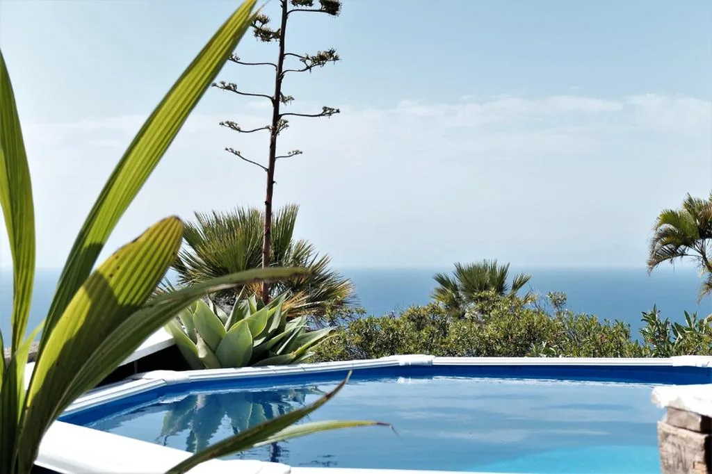 Villa avec vue sur la mer — ZenRepublic, your private villa with outdoor jacuzzi & pool with stunning ocean views