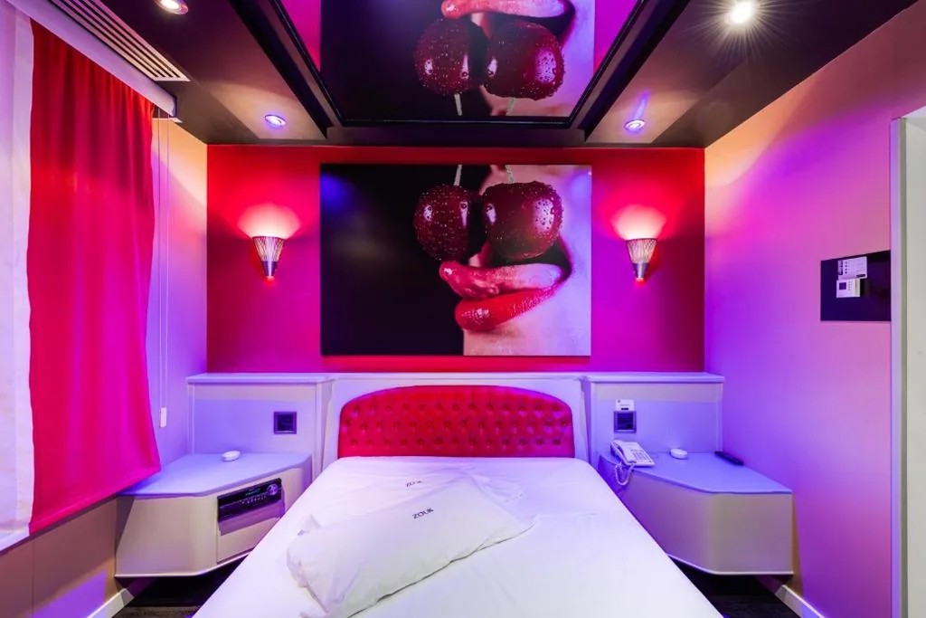 Suite con bañera de hidromasaje — Zouk Hotel