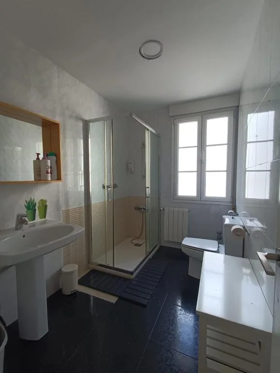 Quarto Duplo com casa de banho partilhada — Zubia Urban Rooms