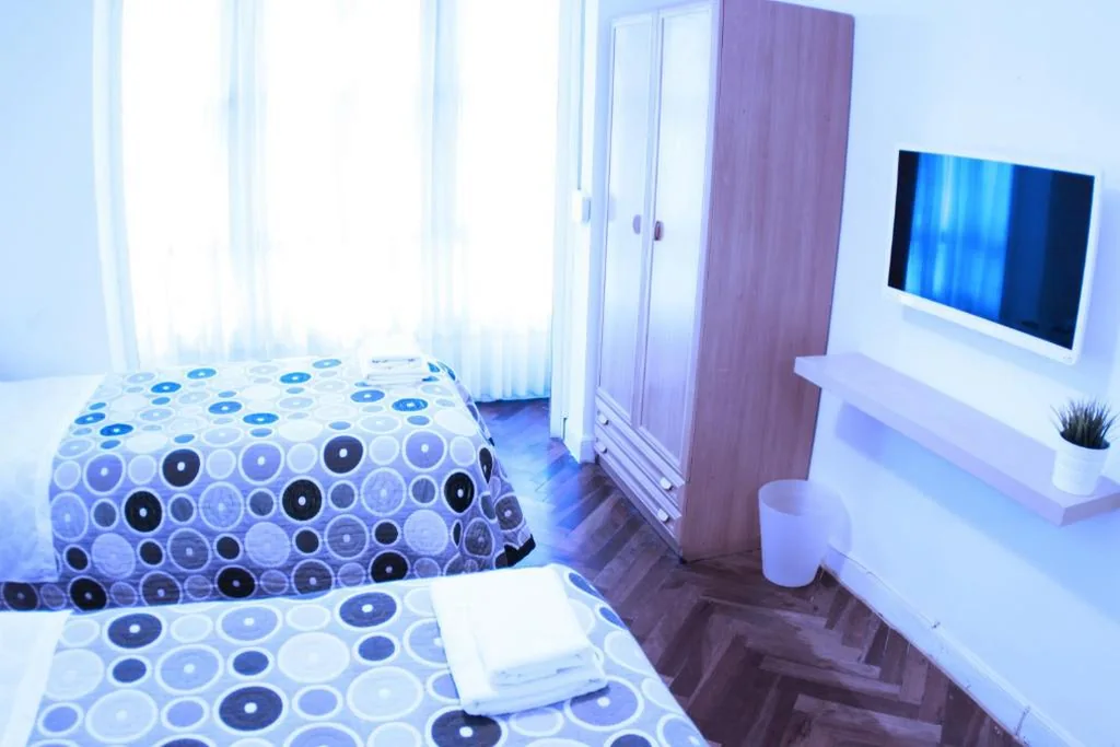 Quarto Familiar com casa de banho partilhada — Zubia Urban Rooms