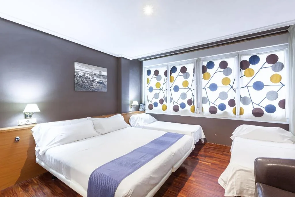 Quadruple Room — Zumaia Hotela