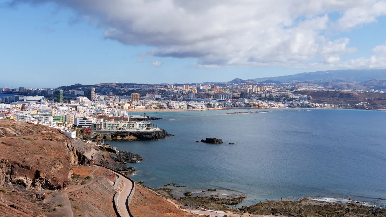 Cómo llegar a Gran Canaria: avión, barco y cómo moverte por la isla