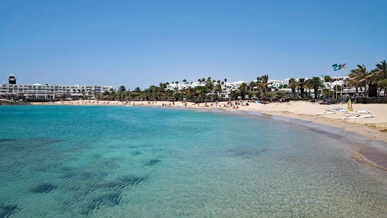 Dónde dormir en Costa Teguise: zonas y alojamientos que elegimos