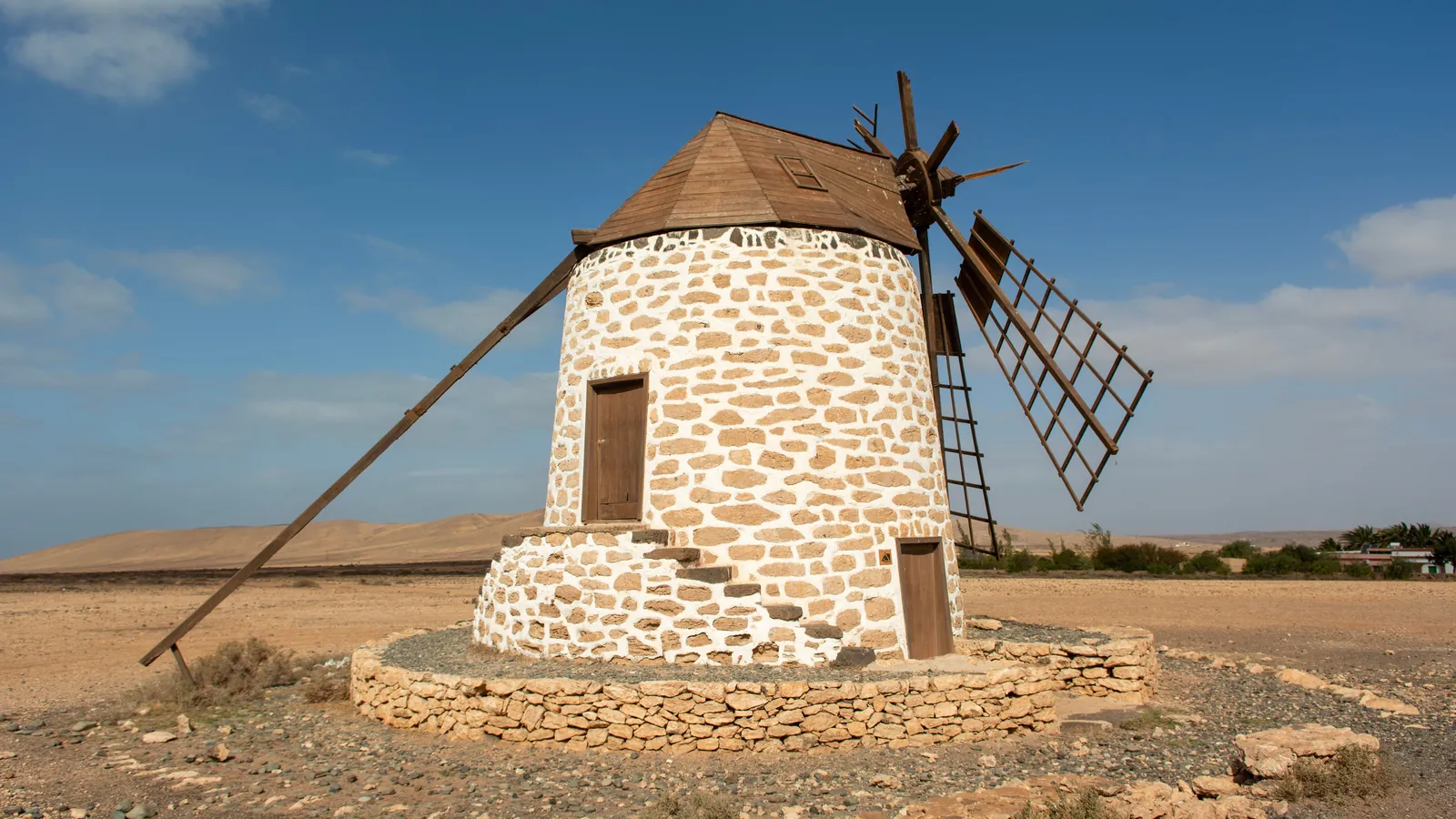 Dónde dormir en La Oliva: zonas y alojamientos que elegimos